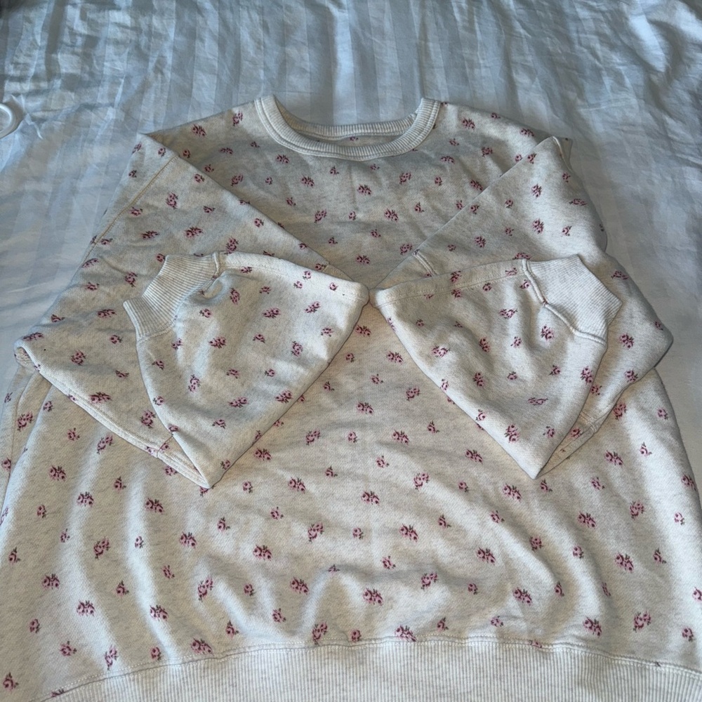 Aerie Cream and Pink Patterned Sweater